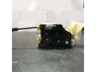 bontott AUDI A4 B8 Bal első Ajtózár