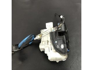 bontott AUDI A4 B8 Bal első Ajtózár