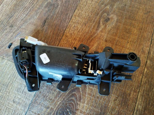 bontott AUDI A4 B8 Bal első Belső Kilincs