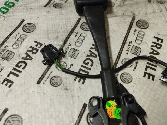 bontott AUDI A4 B8 Bal első Biztonsági Öv Csat