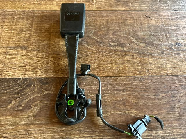 bontott AUDI A4 B8 Bal első Biztonsági Öv Csat