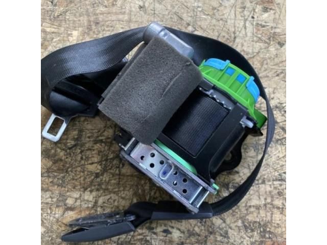 bontott AUDI A4 B8 Bal első Biztonsági Öv