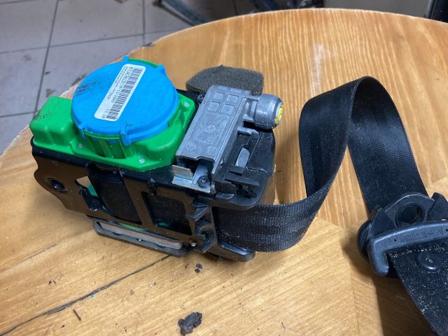 bontott AUDI A4 B8 Bal első Biztonsági Öv