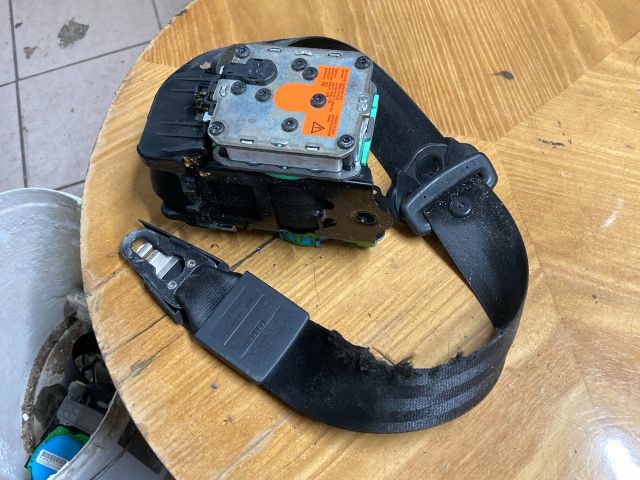 bontott AUDI A4 B8 Bal első Biztonsági Öv