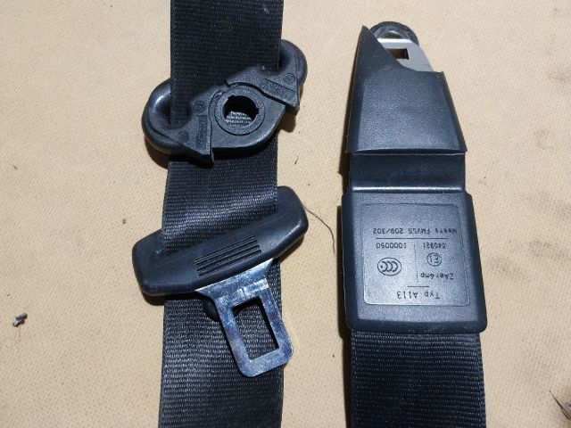 bontott AUDI A4 B8 Bal első Biztonsági Öv