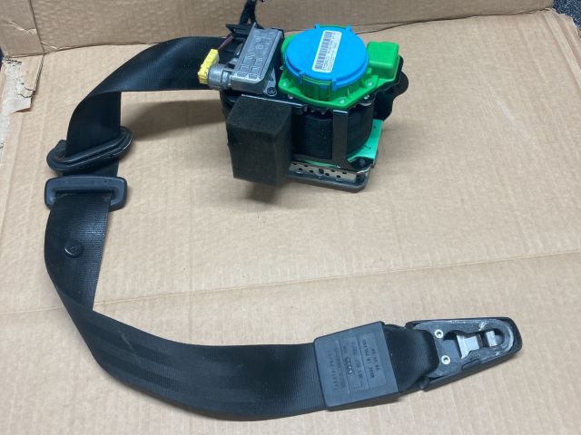 bontott AUDI A4 B8 Bal első Biztonsági Öv