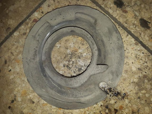 bontott AUDI A4 B8 Bal első Felső Rugótányér