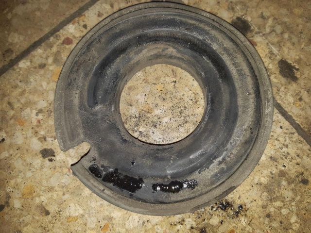 bontott AUDI A4 B8 Bal első Felső Rugótányér