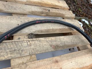 bontott AUDI A4 B8 Bal első Gumikéder