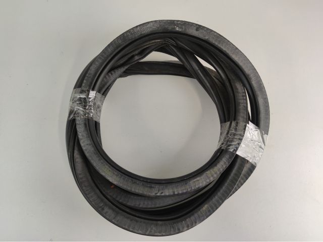 bontott AUDI A4 B8 Bal első Gumikéder