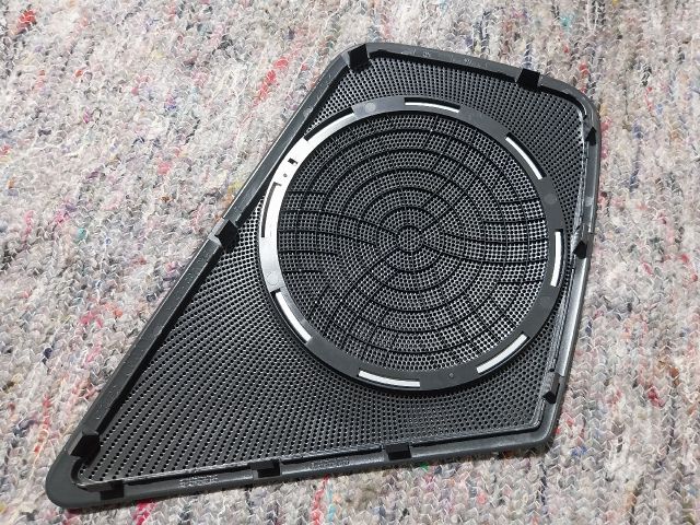 bontott AUDI A4 B8 Bal első Hangszóró Burkolat