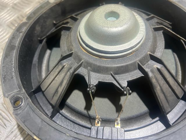 bontott AUDI A4 B8 Bal első Hangszóró