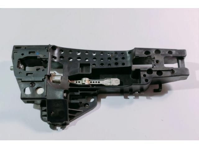 bontott AUDI A4 B8 Bal első Kilincs Hátulja