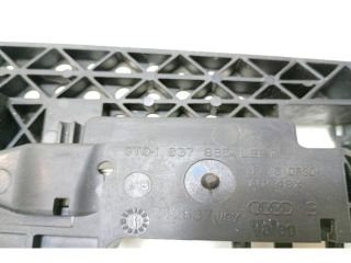 bontott AUDI A4 B8 Bal első Kilincs Hátulja