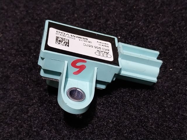 bontott AUDI A4 B8 Bal első Oldal Ütközés Érzékelő