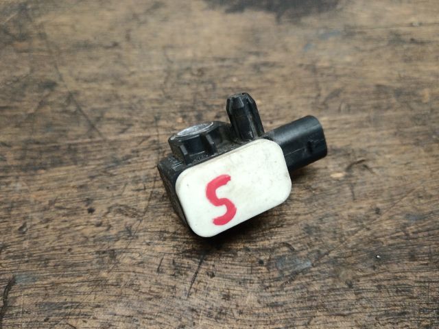 bontott AUDI A4 B8 Bal első Oldal Ütközés Érzékelő