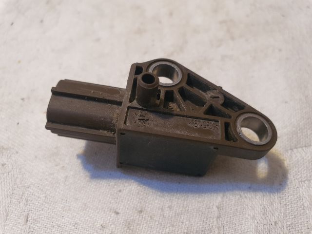 bontott AUDI A4 B8 Bal első Oldal Ütközés Érzékelő