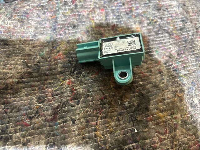 bontott AUDI A4 B8 Bal első Oldal Ütközés Érzékelő