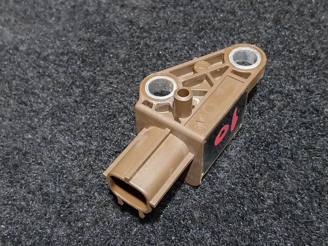 bontott AUDI A4 B8 Bal első Oldal Ütközés Érzékelő