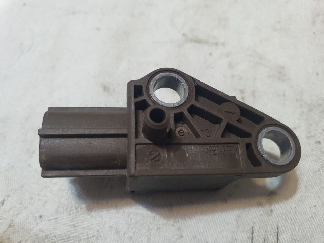 bontott AUDI A4 B8 Bal első Oldal Ütközés Érzékelő