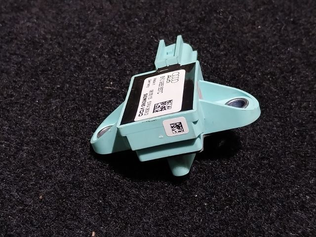 bontott AUDI A4 B8 Bal első Oldal Ütközés Érzékelő