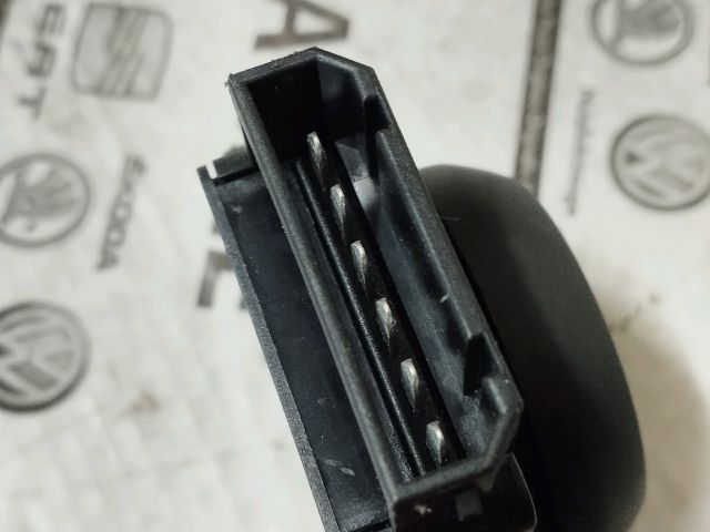 bontott AUDI A4 B8 Bal első Ülésállító Kapcsoló