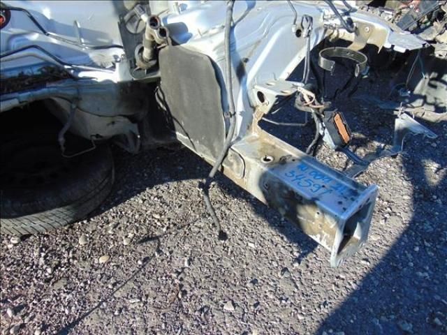 bontott AUDI A4 B8 Bal első Ütközéscsillapító