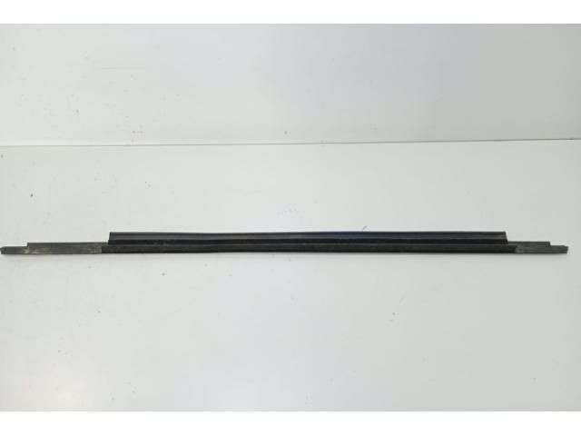 bontott AUDI A4 B8 Bal első Vízlehúzó Gumicsík