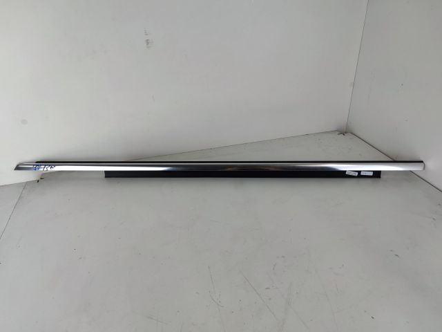 bontott AUDI A4 B8 Bal első Vízlehúzó Gumicsík