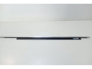 bontott AUDI A4 B8 Bal első Vízlehúzó Gumicsík