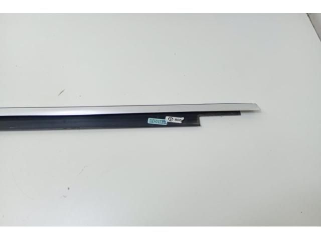 bontott AUDI A4 B8 Bal első Vízlehúzó Gumicsík