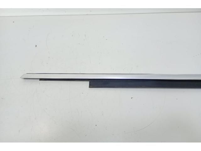 bontott AUDI A4 B8 Bal első Vízlehúzó Gumicsík