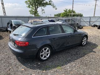 bontott AUDI A4 B8 Bal első Zárbetét