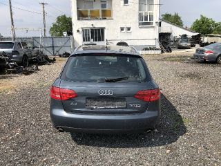 bontott AUDI A4 B8 Bal első Zárbetét