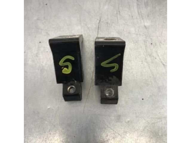 bontott AUDI A4 B8 Bal első Zsanér