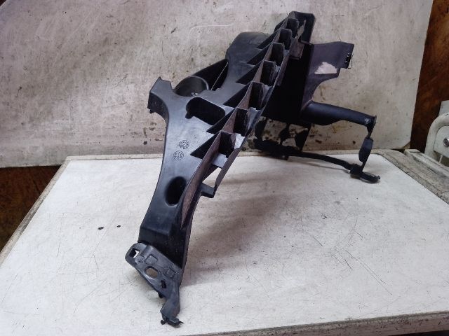 bontott AUDI A4 B8 Bal Fényszóró Tartó