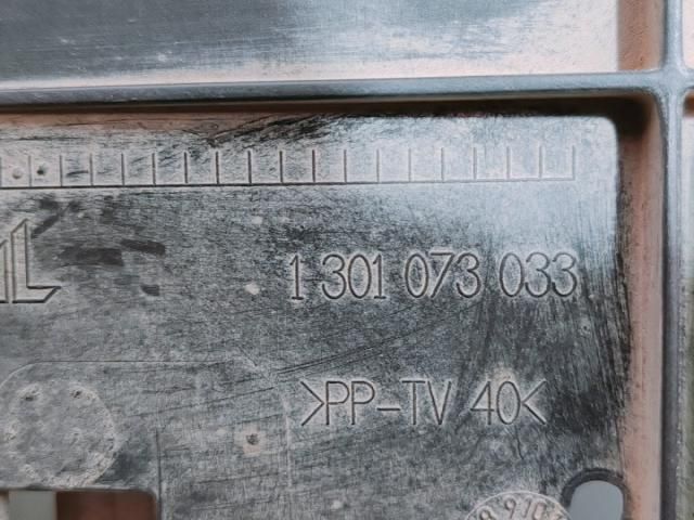 bontott AUDI A4 B8 Bal Fényszóró Tartó