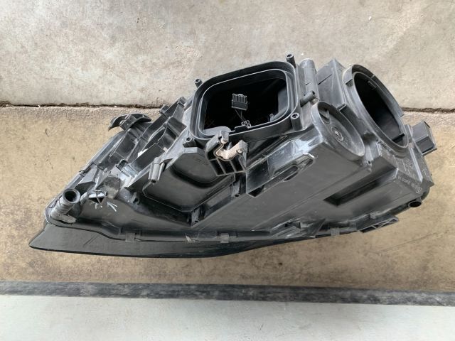 bontott AUDI A4 B8 Bal Fényszóró