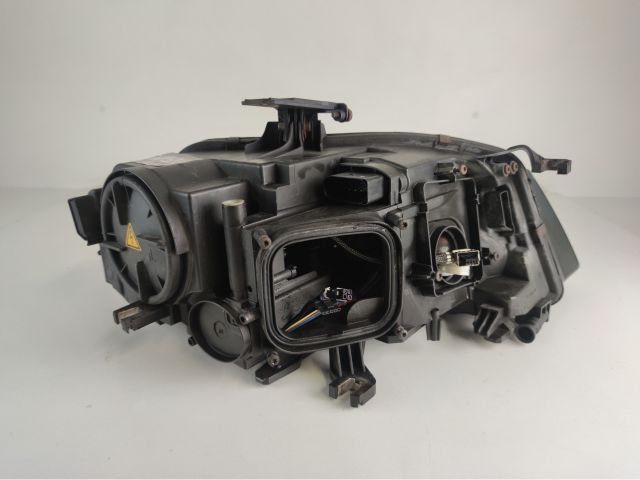 bontott AUDI A4 B8 Bal Fényszóró