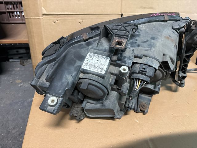 bontott AUDI A4 B8 Bal Fényszóró