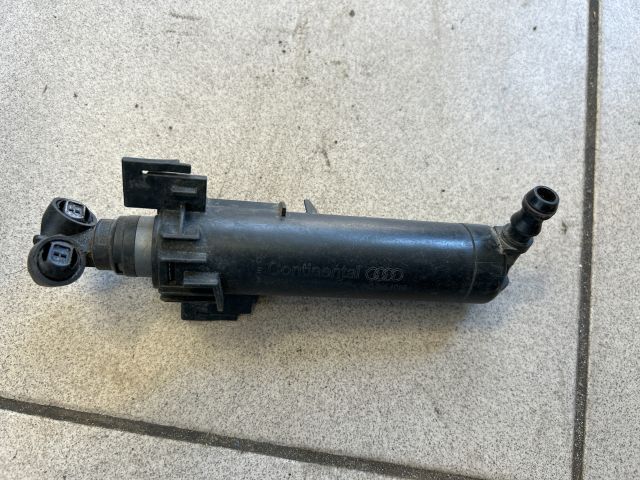 bontott AUDI A4 B8 Bal Fényszórómosó Fúvóka