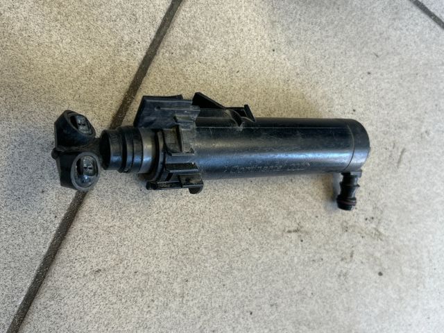 bontott AUDI A4 B8 Bal Fényszórómosó Fúvóka