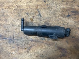 bontott AUDI A4 B8 Bal Fényszórómosó Fúvóka