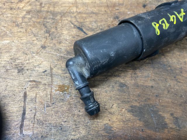 bontott AUDI A4 B8 Bal Fényszórómosó Fúvóka