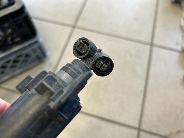 bontott AUDI A4 B8 Bal Fényszórómosó Fúvóka