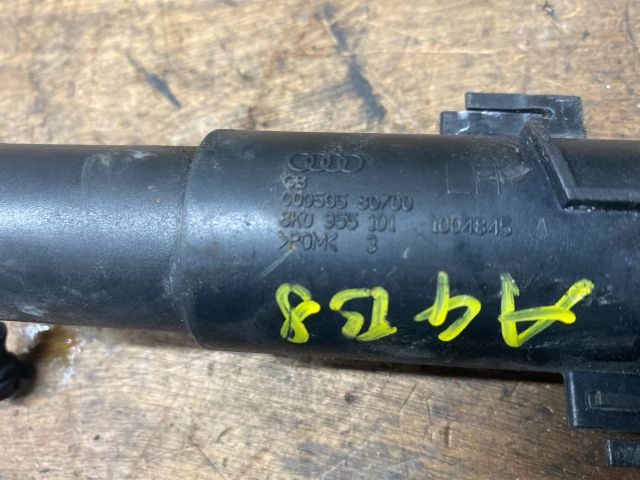 bontott AUDI A4 B8 Bal Fényszórómosó Fúvóka