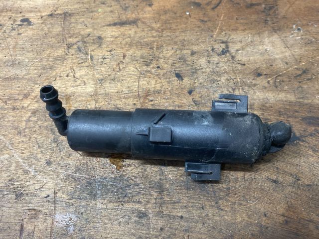 bontott AUDI A4 B8 Bal Fényszórómosó Fúvóka