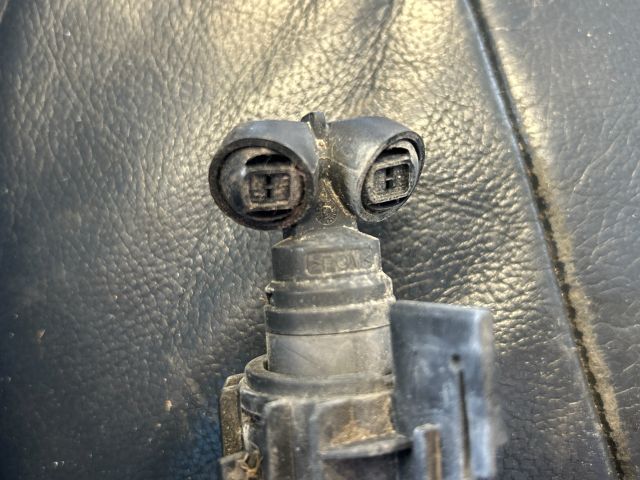 bontott AUDI A4 B8 Bal Fényszórómosó Fúvóka