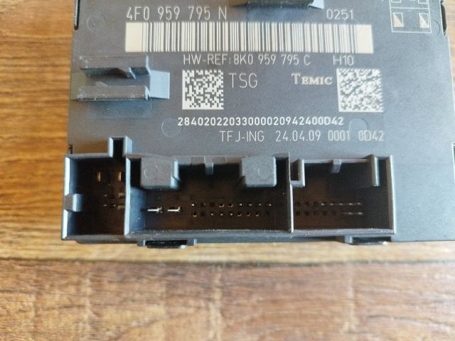 bontott AUDI A4 B8 Bal hátsó Ablakemelő Elektronika