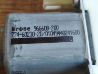 bontott AUDI A4 B8 Bal hátsó Ablakemelő Motor